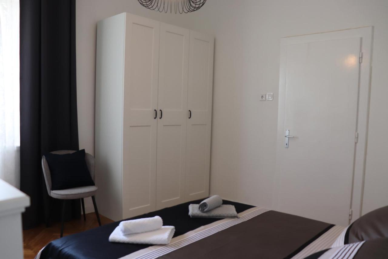 Luxury Apartment Lukas Orebić Buitenkant foto