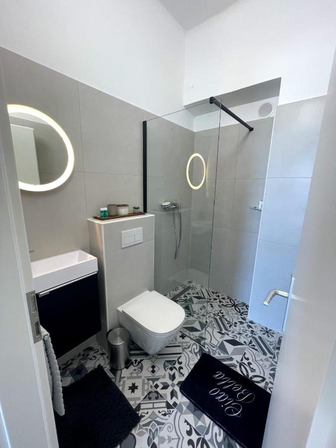 Luxury Apartment Lukas Orebić Buitenkant foto