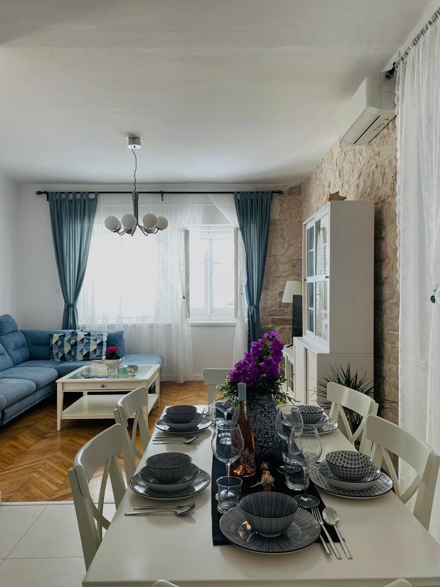 Luxury Apartment Lukas Orebić Buitenkant foto